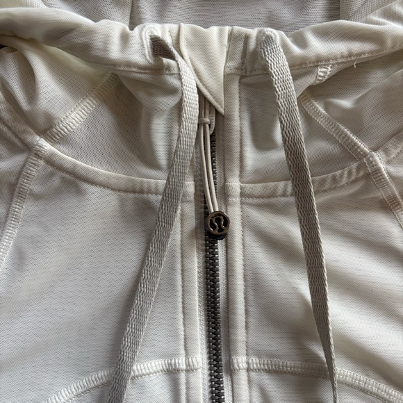 🦄Lululemon Nulu and Mesh Cropped Define Jacket - Picture 7 of 8